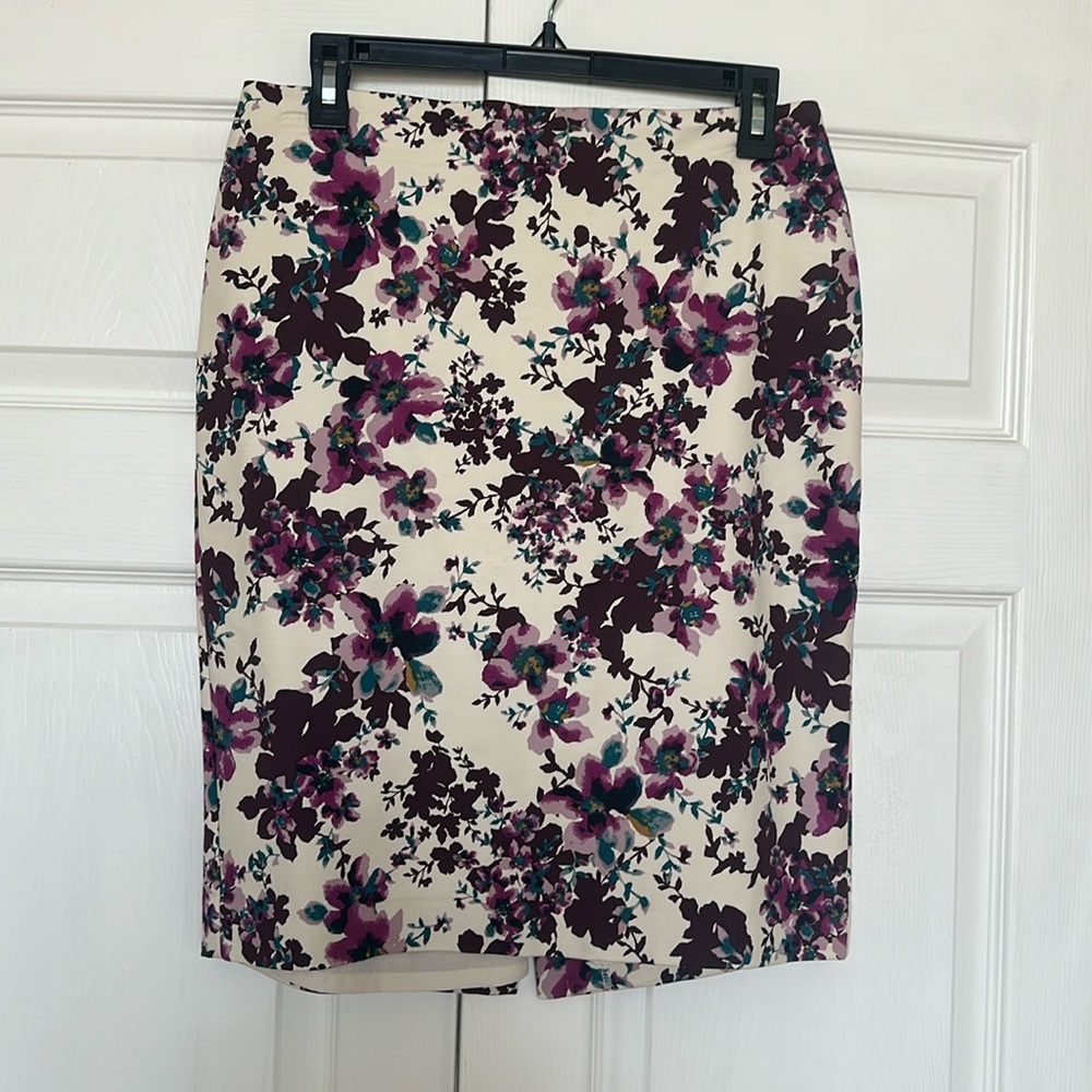 Ann Taylor Fitted Skirt Size 6